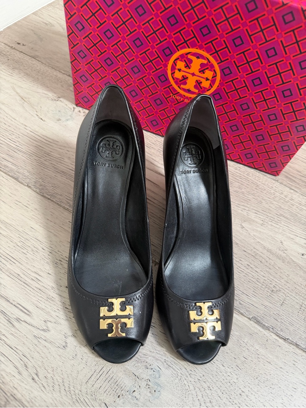 Tory Burch Laura 85 mm Black Open Toe Heels with Gold Logo 6.5